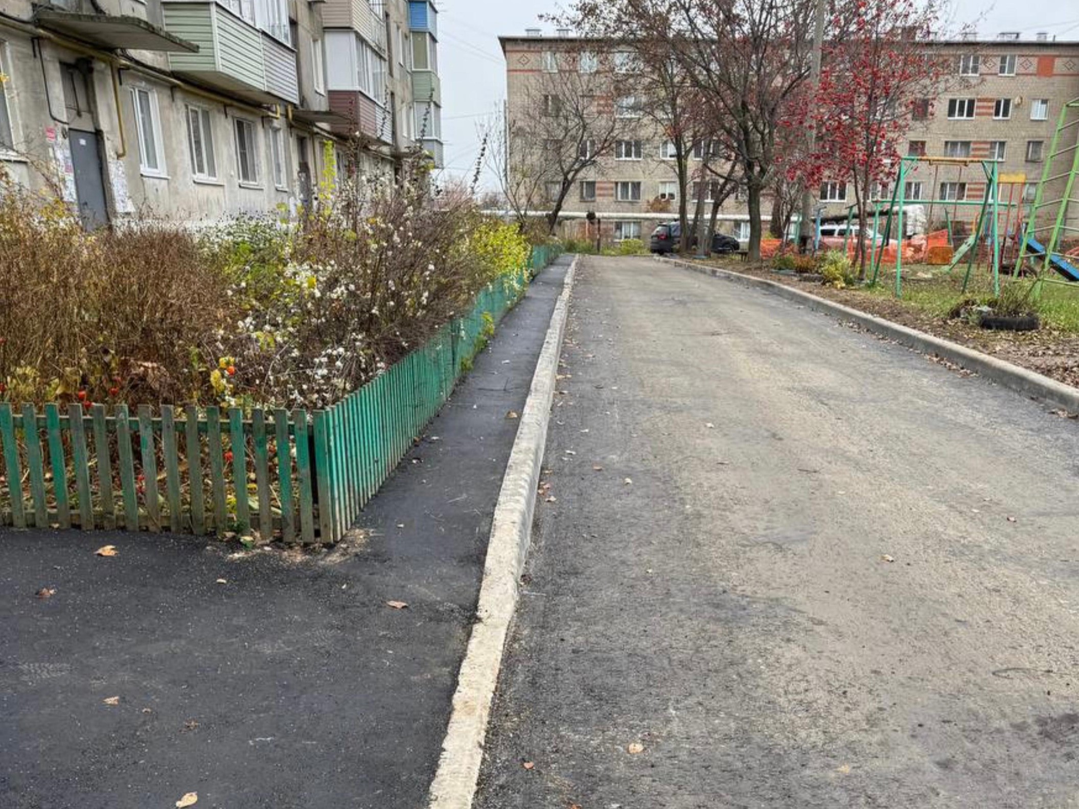 В Рязани на улице Керамзавода благоустроены еще два двора