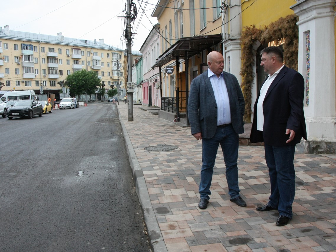 Андрей Красов провел депутатский контроль ремонта дорог в Рязани