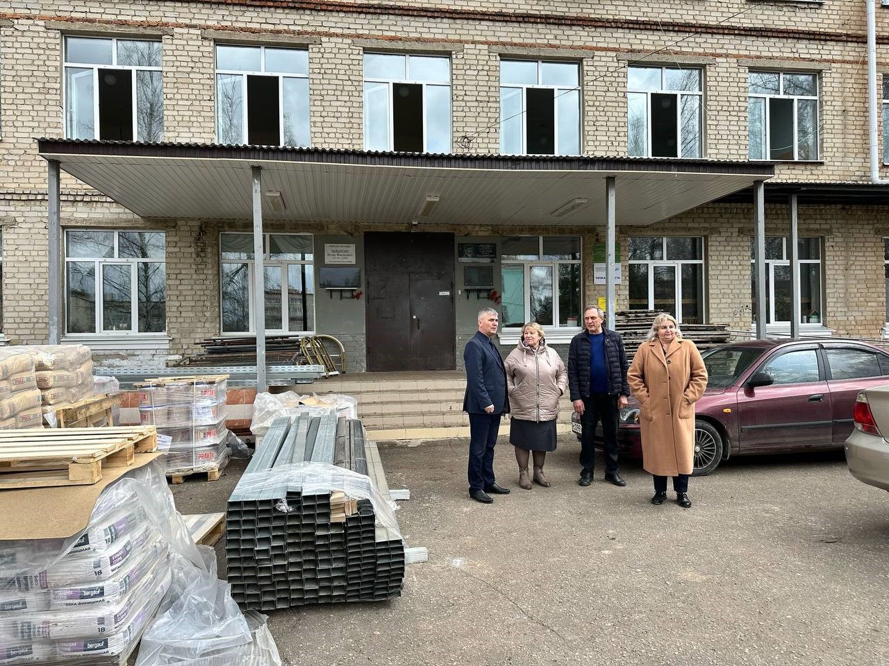 Сергей Лукьянов посетил Кораблинскую школу имени Героя России И.В. Сарычева в ходе рабочей поездки