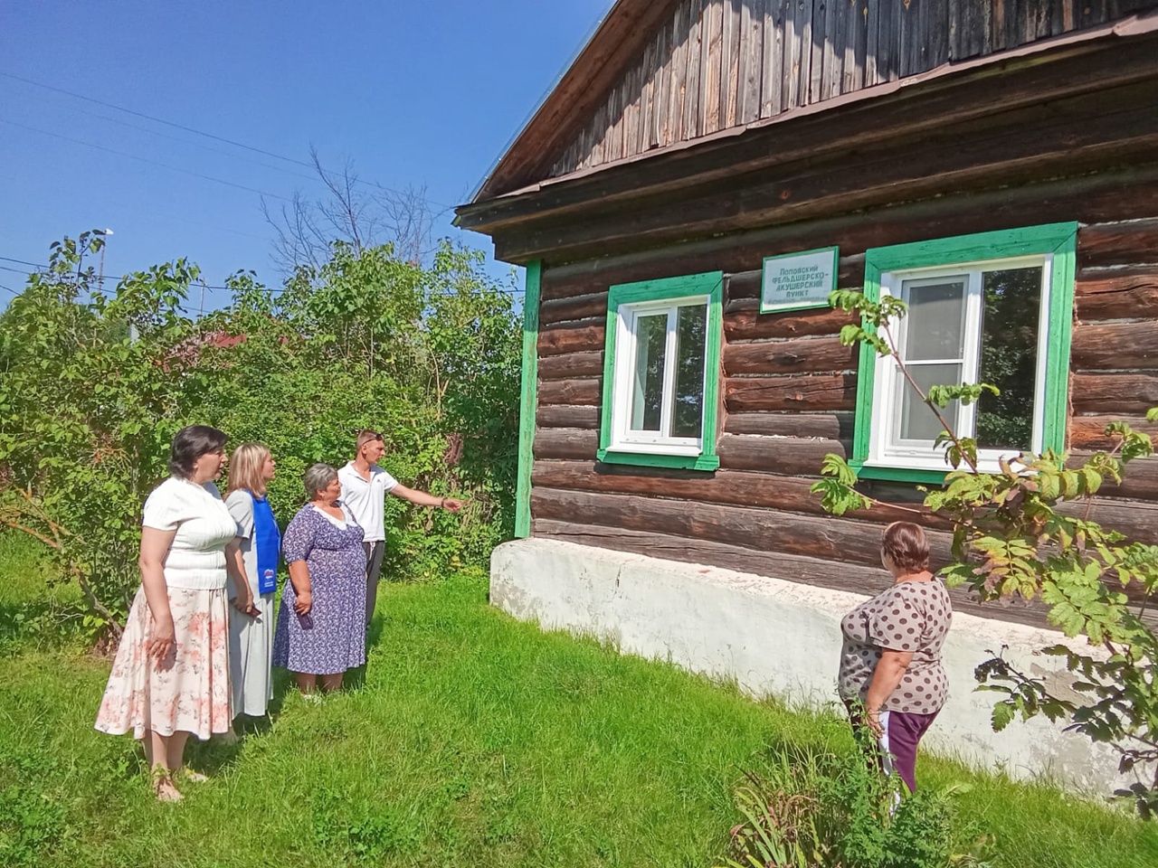 Единороссы Касимовского округа проверили ход капитального ремонта фельдшерско-акушерского пункта в деревне Поповка