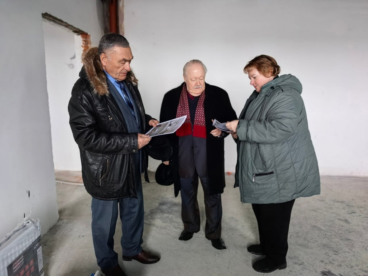 Владимир Сидоров и Юрий Плугин посетили строительную площадку этнографического центра в Михайловском округе