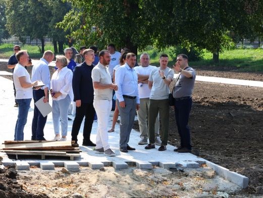 В Рязани продолжаются работы по возведению стелы «Город трудовой доблести»