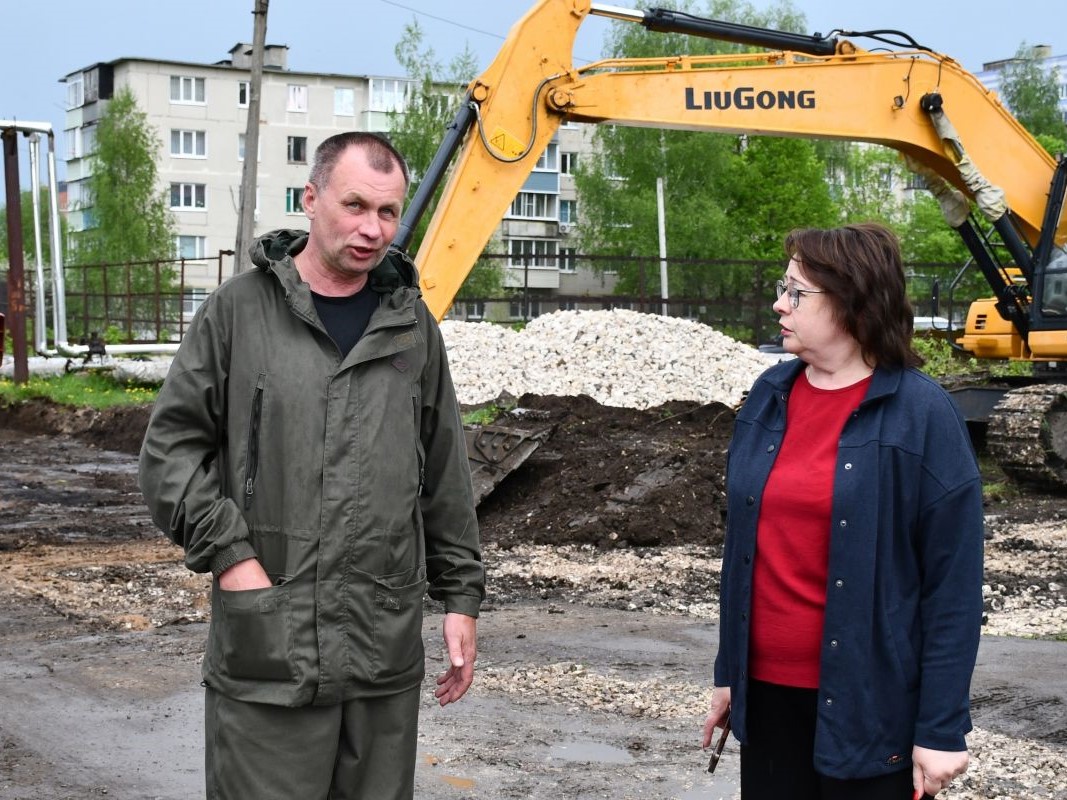 Евгения Рубцова проинспектировала капремонт школы и благоустройство пешеходной зоны в Сасовском округе