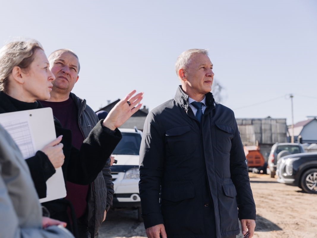 Аркадий Фомин посетил строительную площадку Дома культуры в Пителинском округе