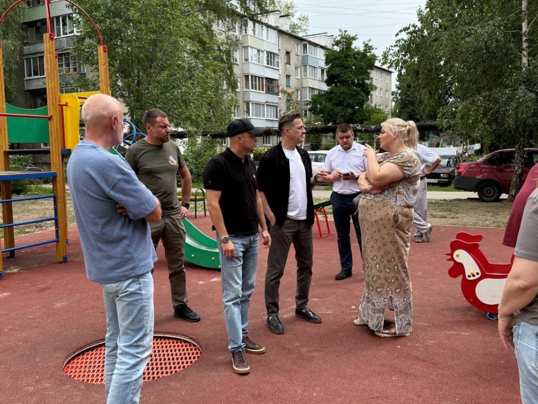 На улице Мехзавода, дом 36 в Рязани открылась новая детская площадка
