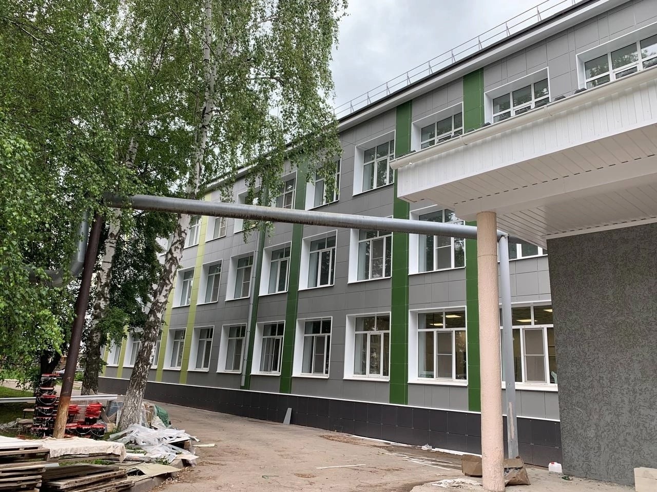 В Рыбновском районе продолжается капитальный ремонт школы №1
