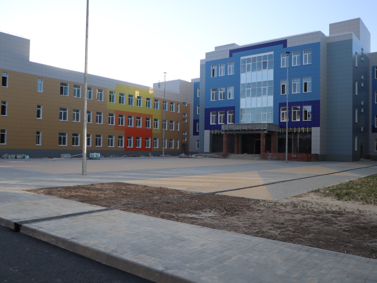 В Касимовском округе продолжается строительство новой школы на 960 мест